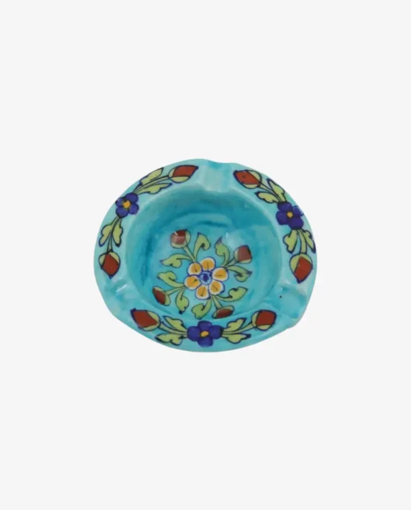 Attractive ash tray