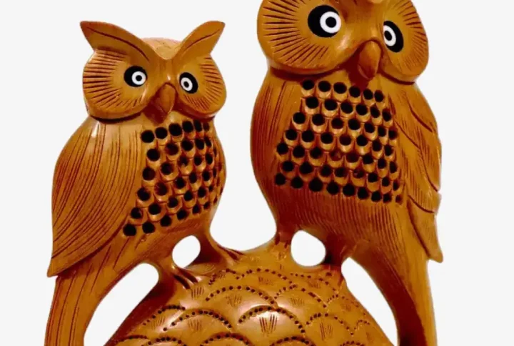 Bring home this stunning wooden owl statue and enjoy the blend of artistry and nature it offers. Order now and let this charming owl add a touch of enchantment to your space
